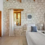 Eden Villa *